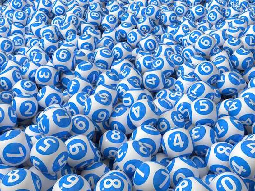 Bolas brancas e azuis com números